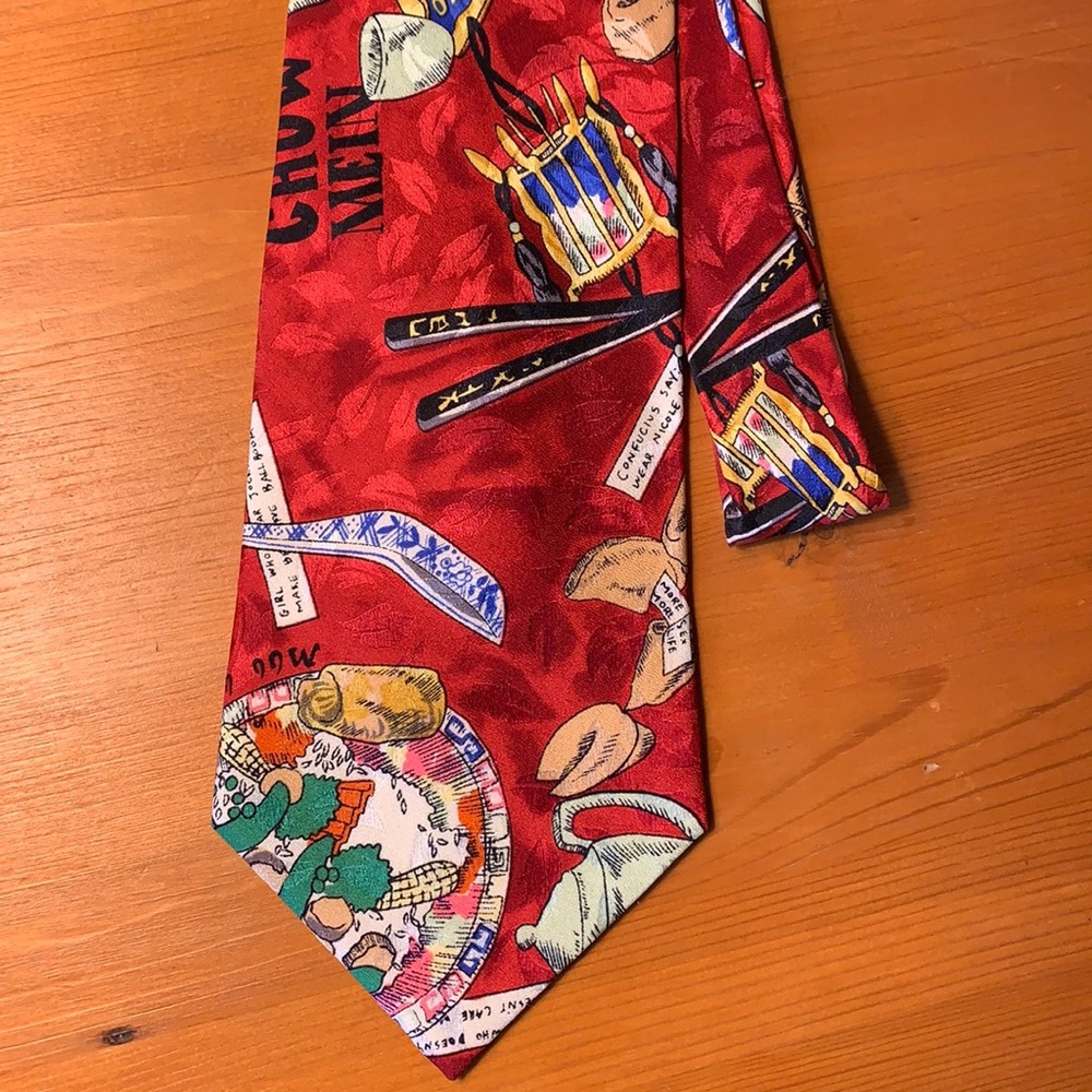 Nicole Miller men’s tie. vintage novelty Chinese food motif.